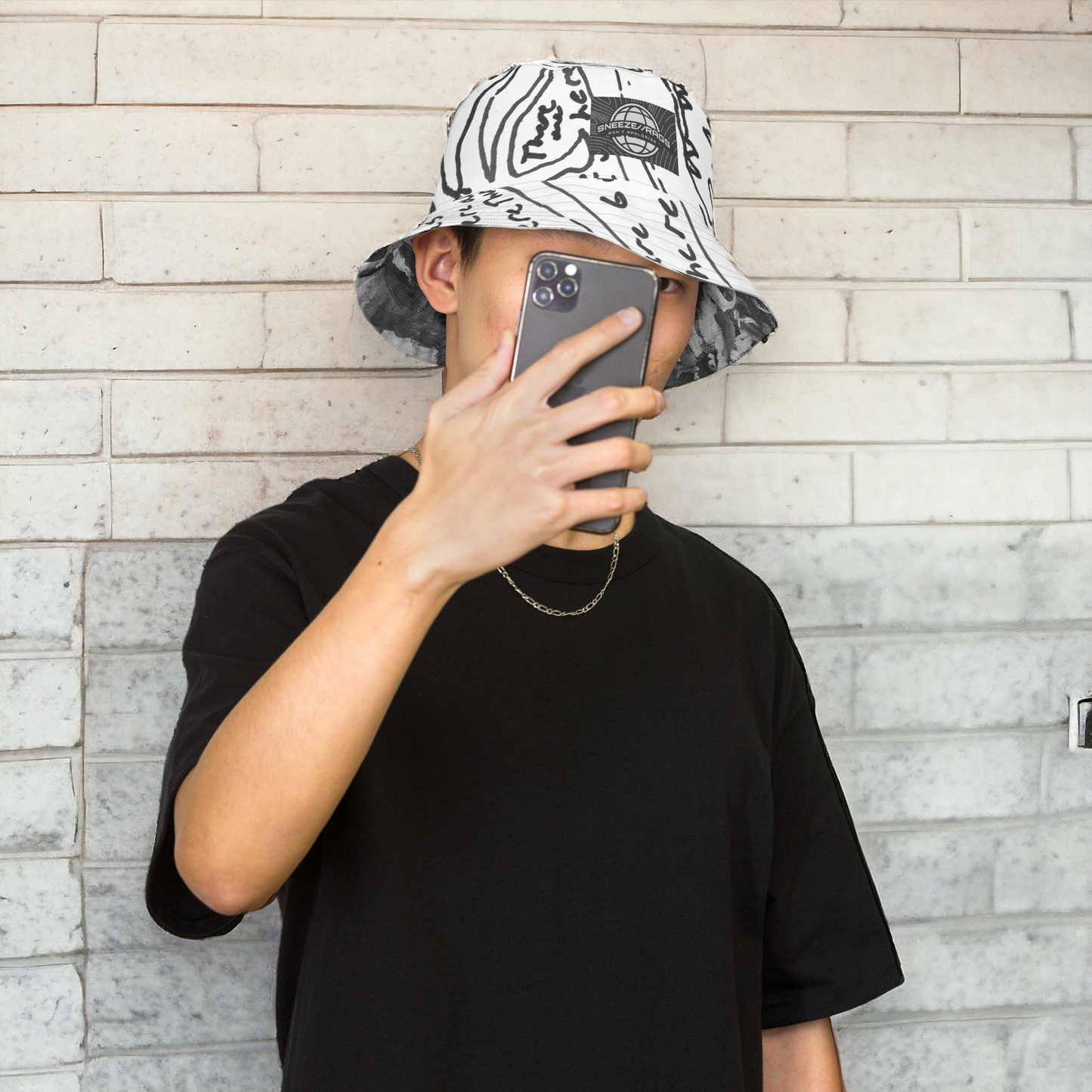 WIDEEYED reversible bucket hat